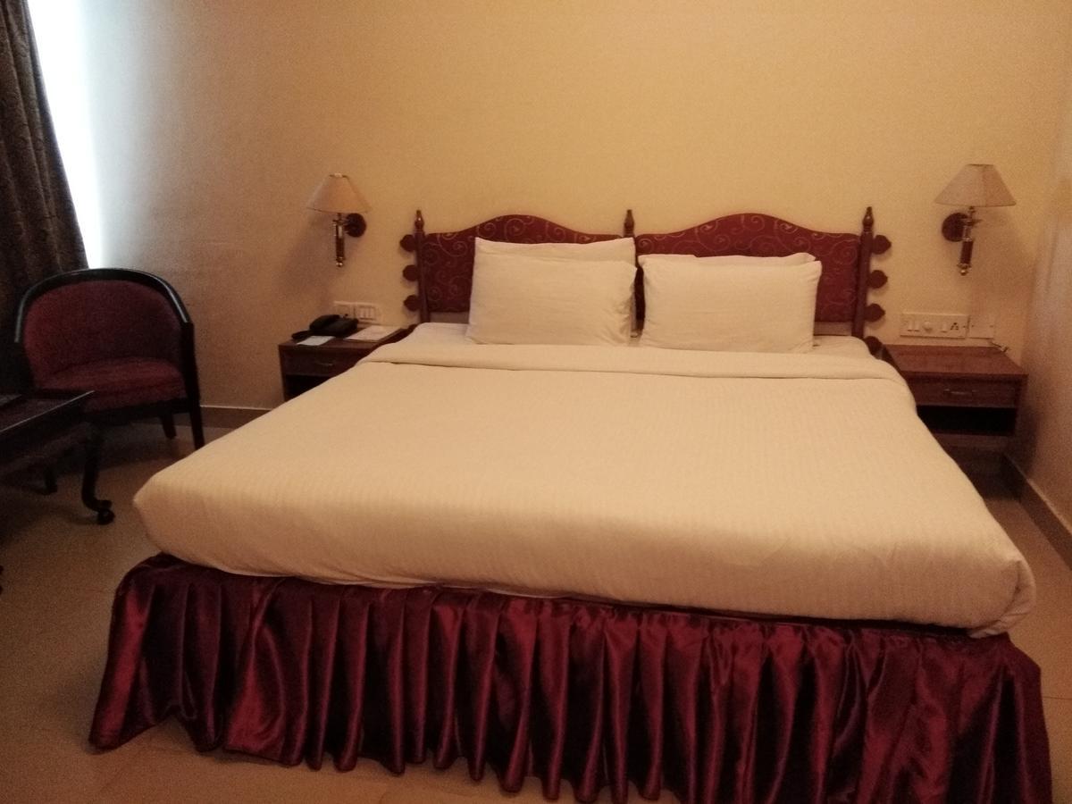 Hotel Pankaj Thiruvananthapuram Esterno foto