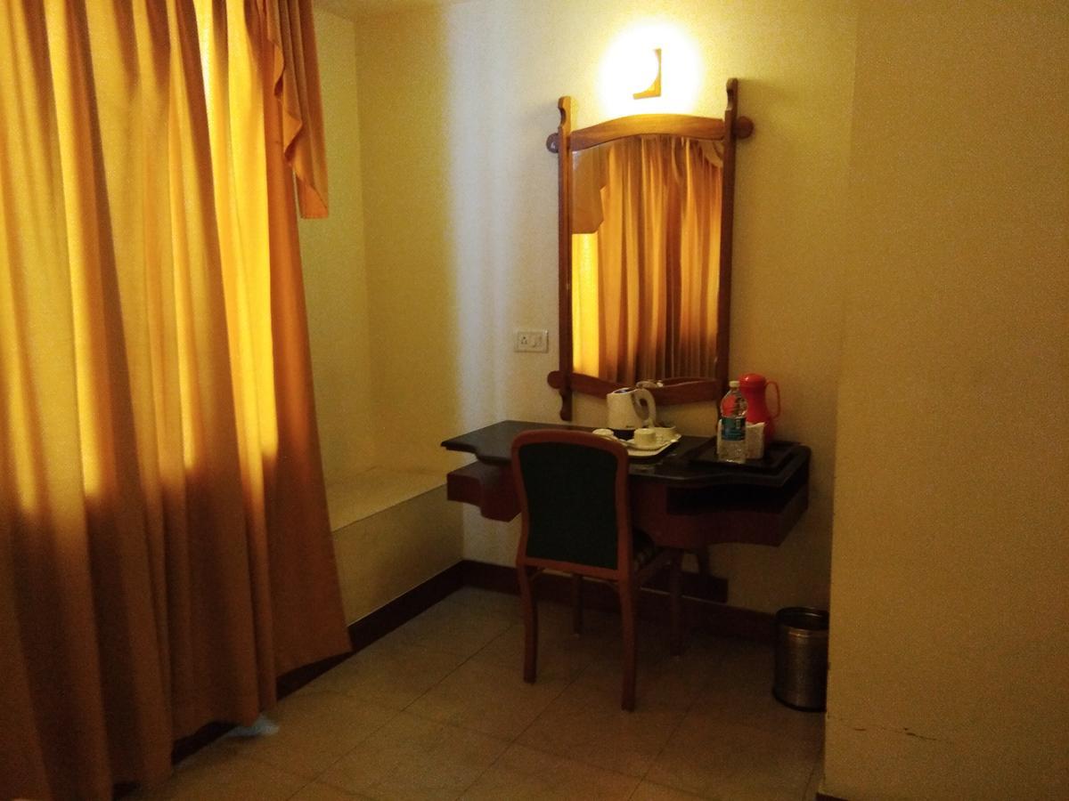 Hotel Pankaj Thiruvananthapuram Esterno foto